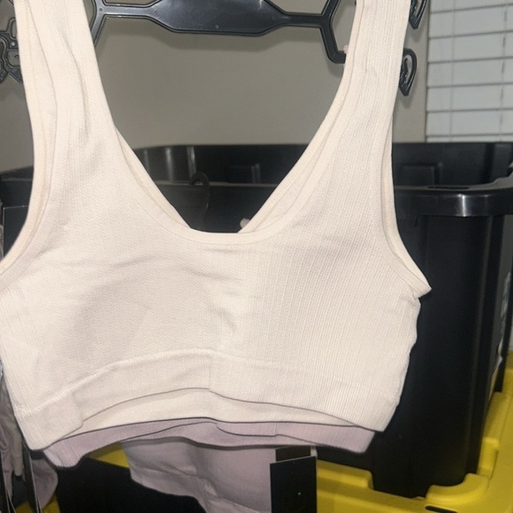 NWT Kathy Ireland, Smoke free home different sizes available - Picture 3 of 3